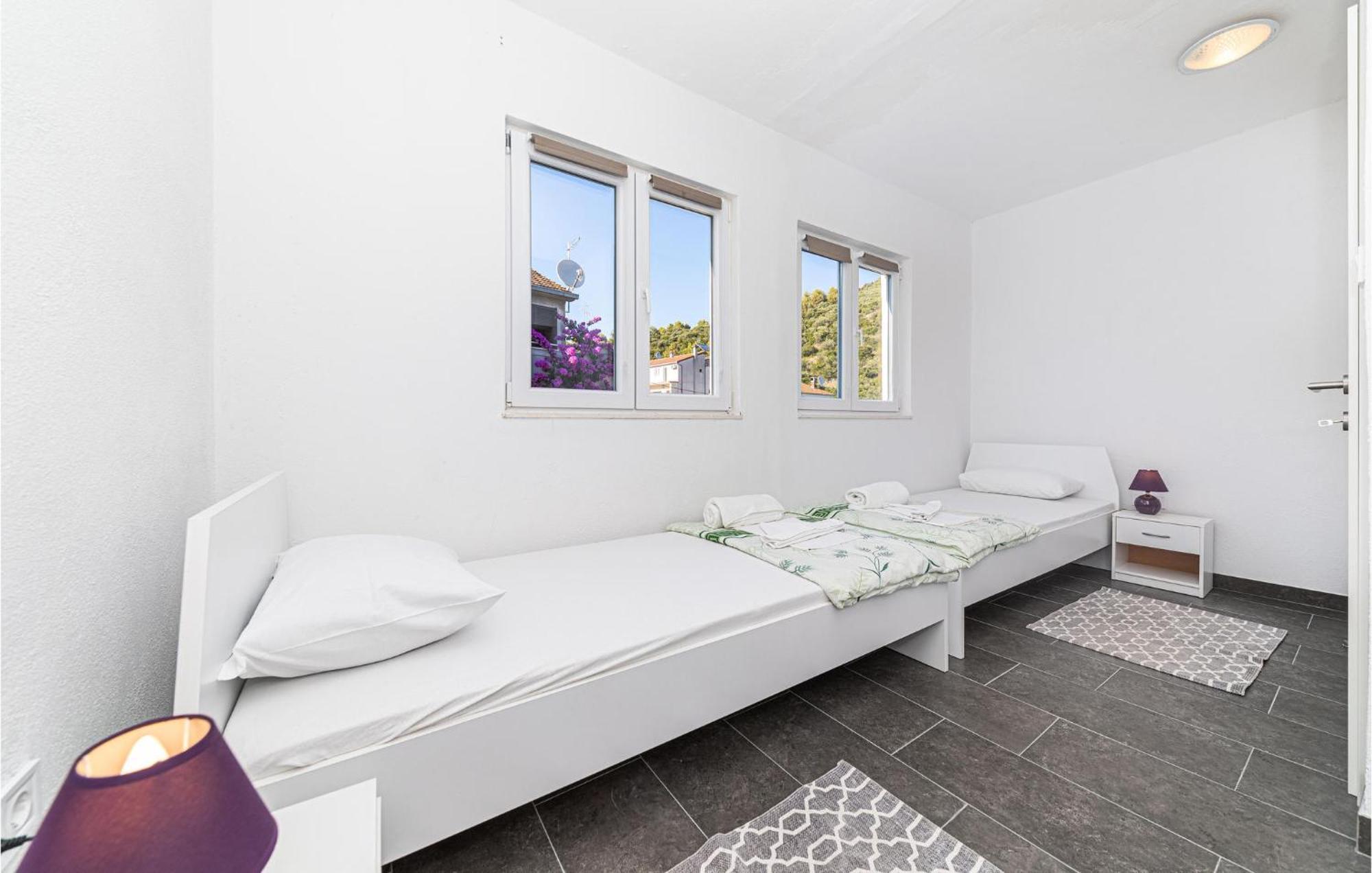 Stunning Home In Marina With Heated Swimming Pool Bagian luar foto