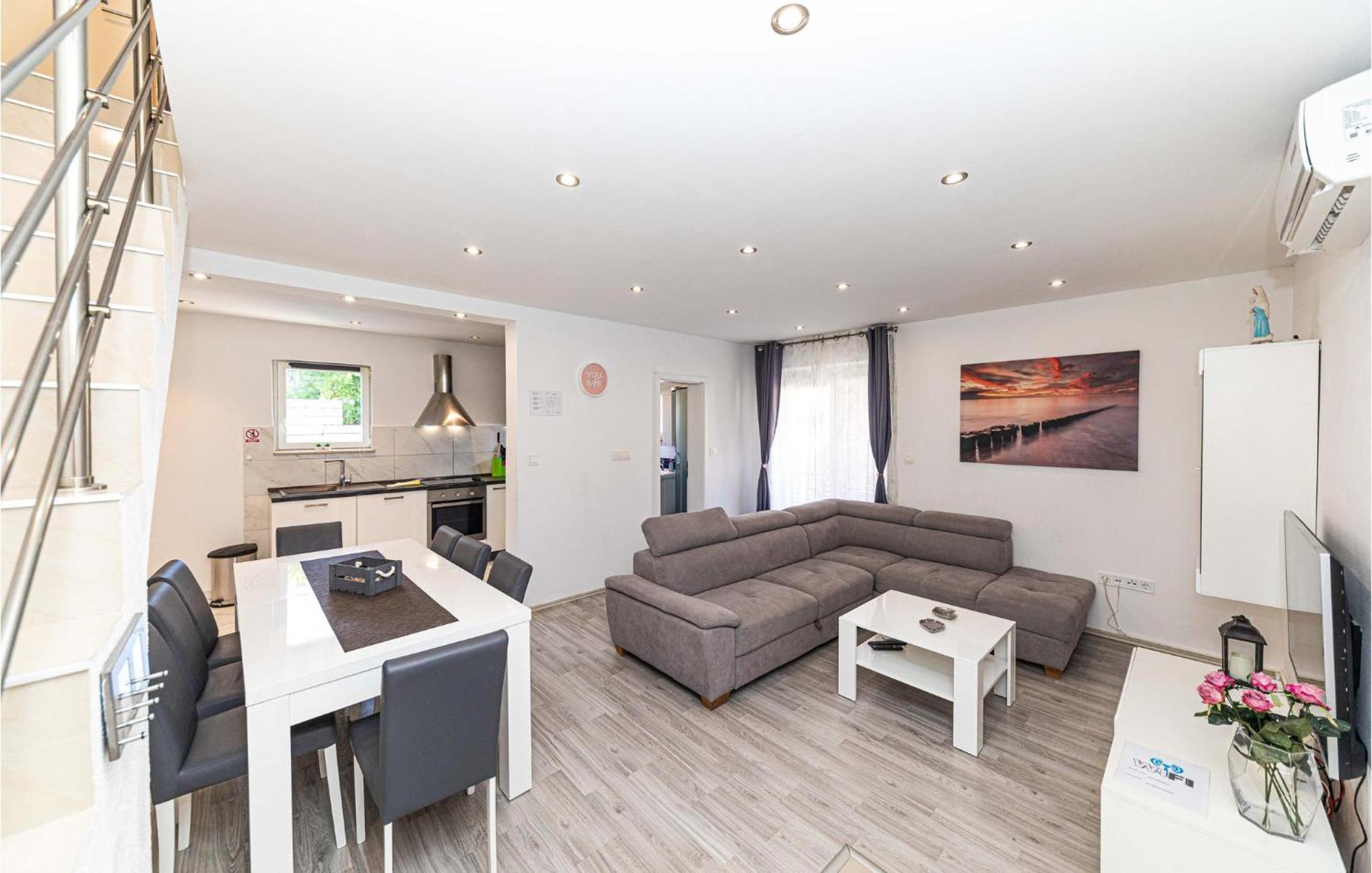 Stunning Home In Marina With Heated Swimming Pool Bagian luar foto